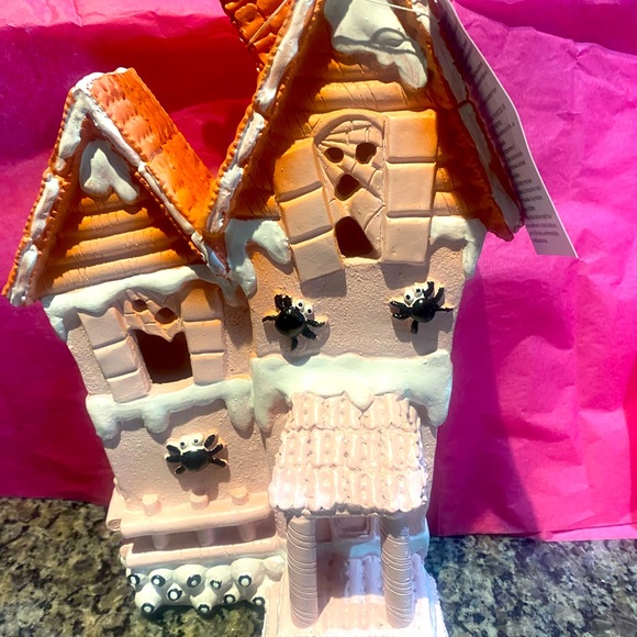 Light up Halloween Pink Faux Iced Cookie Haunted House w/ghost & Spiders! NWT - Picture 10 of 11